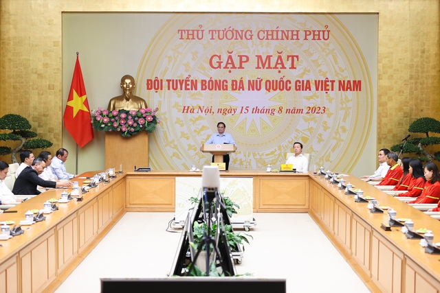 Thủ tướng Phạm Minh Chính biểu dương Đội tuyển Bóng đá nữ quốc gia Việt Nam - Ảnh: VGP/Nhật Bắc