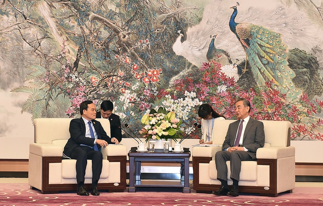 Việt Nam coi trọng phát triển quan hệ láng giềng hữu nghị với Trung Quốc - Ảnh 2.