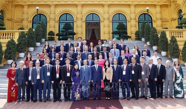 Chủ tịch nước Võ Văn Thưởng gặp mặt các đại biểu dự Hội nghị quốc tế răng hàm mặt 2023 - Ảnh 3.