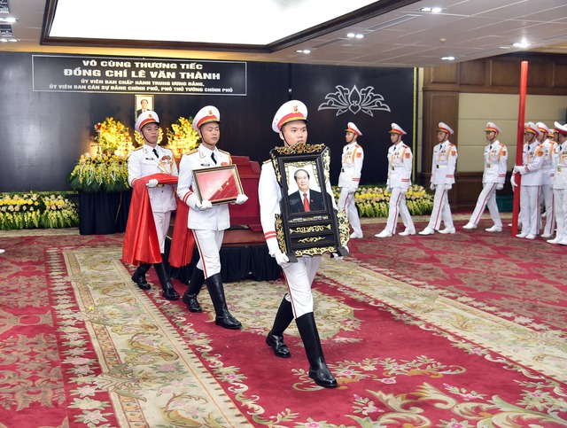 Tổ chức trọng thể Lễ truy điệu và tiễn đưa đồng chí Lê Văn Thành về nơi an nghỉ cuối cùng - Ảnh 8.