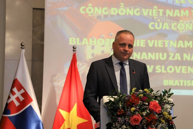 Lễ chúc mừng cộng đồng người Việt được công nhận dân tộc thiểu số tại Slovakia - Ảnh 2.