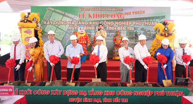 Bến Tre khởi công xây dựng hạ tầng Khu công nghiệp Phú Thuận - Ảnh 1.