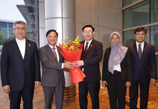 Chủ tịch Quốc hội lên đường dự AIPA-44, thăm Indonesia và Iran - Ảnh 1.