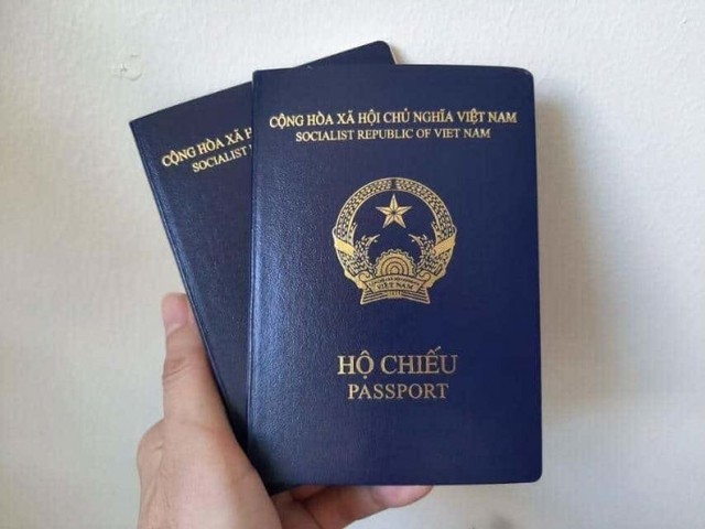 Bộ Công an bổ sung mẫu hộ chiếu mới theo thủ tục rút gọn cho 4 loại đối tượng - Ảnh 1.