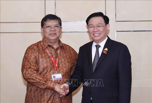 Chủ tịch Quốc hội Vương Đình Huệ hội kiến Tổng thống Indonesia Joko Widodo; gặp lãnh đạo Nghị viện các nước - Ảnh 3.