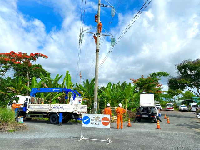 EVNSPC: Chủ động ứng phó, đảm bảo cung cấp điện mùa mưa bão - Ảnh 2.