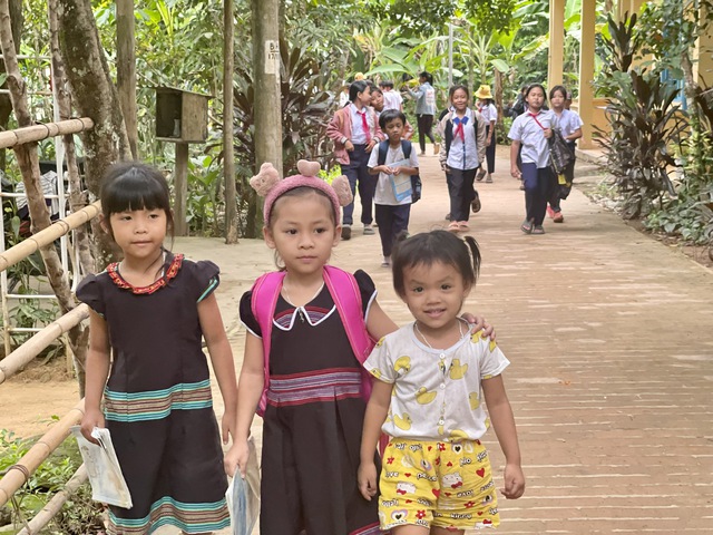 Vùng cao Quảng Nam sẵn sàng đón những bước chân vui đến trường - Ảnh 5.
