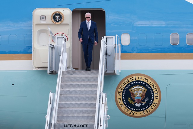 Tổng thống Hoa Kỳ Joe Biden bắt đầu chuyến thăm cấp Nhà nước tới Việt Nam - Ảnh 1.