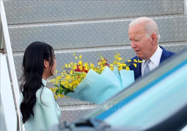 Tổng thống Hoa Kỳ Joe Biden bắt đầu chuyến thăm cấp Nhà nước tới Việt Nam - Ảnh 2.