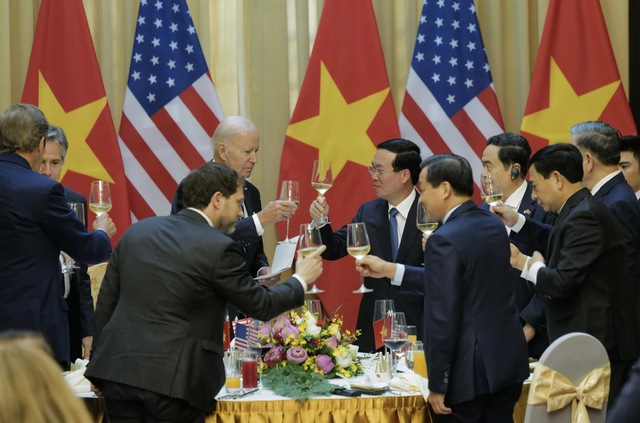 Chủ tịch nước Võ Văn Thưởng chủ trì chiêu đãi trọng thể Tổng thống Hoa Kỳ Joe Biden - Ảnh 3.