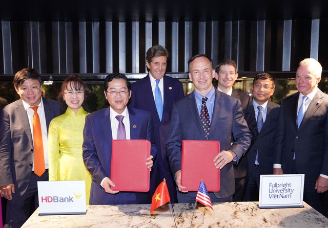 Đại học Fulbright Việt Nam và HDBank ký kết cung cấp vốn đối ứng  - Ảnh 1.