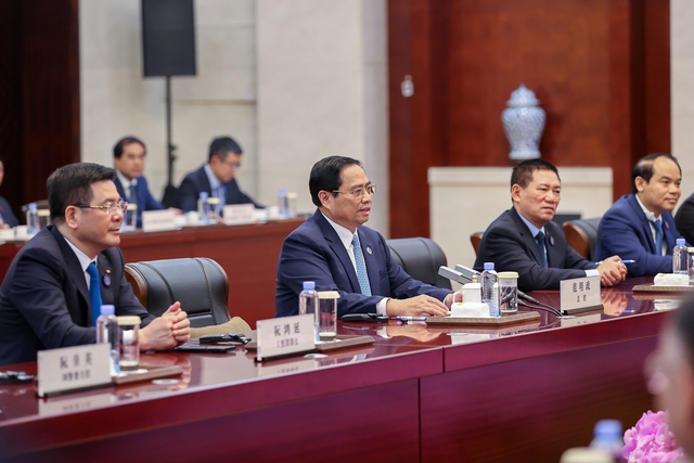 Thủ tướng Phạm Minh Chính cho rằng, hai bên cần tăng cường kết nối giao thông và hạ tầng cửa khẩu biên giới... - Ảnh: VGP/Nhật Bắc