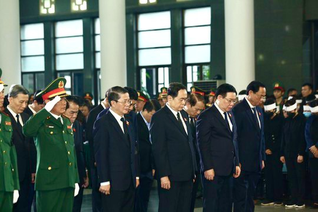 Tổ chức trọng thể Lễ tang cấp cao Thượng tướng Nguyễn Chí Vịnh, nguyên Thứ trưởng Bộ Quốc phòng - Ảnh 4.