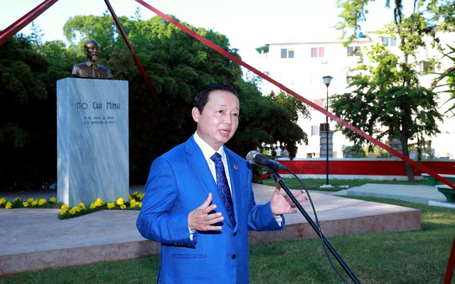 Phó Thủ tướng Trần Hồng Hà dâng hoa tưởng niệm tại Công viên Hồ Chí Minh  - Ảnh 3.