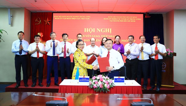 Đảng bộ EVNSPC chuyển giao về Đảng ủy Tập đoàn Điện lực Việt Nam - Ảnh 2.