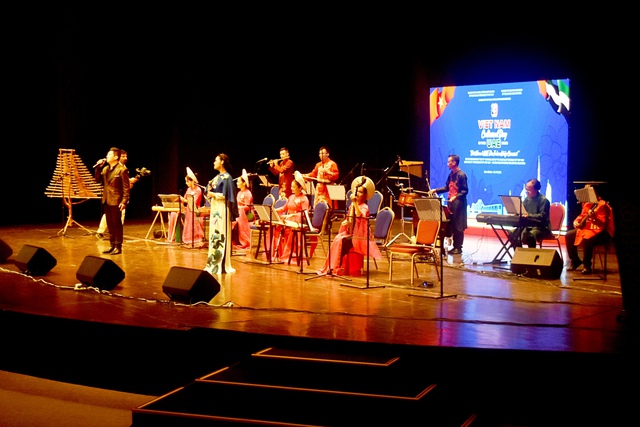 Ngày Văn hóa Việt Nam tại UAE 2023: Khám phá vẻ đẹp âm nhạc truyền thống Việt Nam, UAE - Ảnh 1.