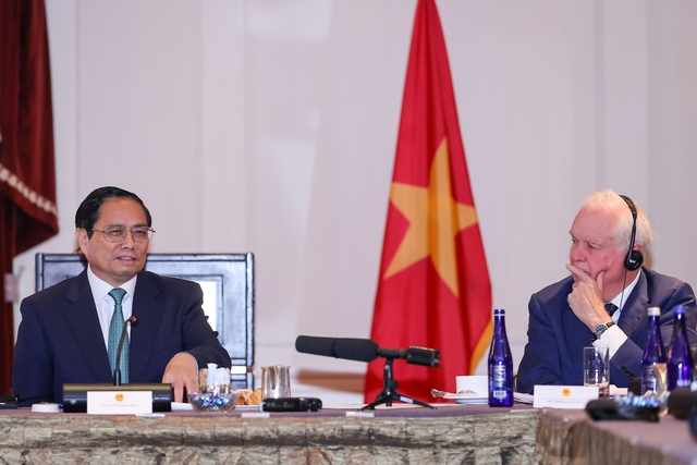 Thủ tướng đề nghị các đại biểu trao đổi sâu hơn về các biện pháp thúc đẩy tăng trưởng và phát triển bền vững của Việt Nam - Ảnh: VGP/Nhật Bắc