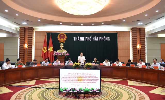 Phó Thủ tướng Trần Lưu Quang họp với 3 địa phương về tình hình sản xuất kinh doanh, chống buôn lậu - Ảnh 6.