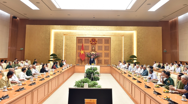 Phó Thủ tướng Trần Lưu Quang tiếp Đoàn người có công tỉnh Kiên Giang - Ảnh 3.