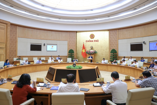 Thủ tướng: Các bộ trưởng phải trực tiếp phụ trách và chịu trách nhiệm về công tác xây dựng pháp luật - Ảnh 3. Thủ tướng: Các bộ trưởng phải trực tiếp phụ trách và chịu trách nhiệm về công tác xây dựng pháp luật - Ảnh 3.
