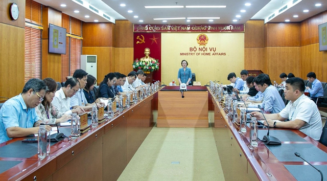 Báo cáo sơ kết tổ chức chính quyền đô thị tại TP. Hà Nội và TPHCM - Ảnh 1.