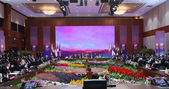 Phiên toàn thể Hội nghị Cấp cao ASEAN lần thứ 43 - Ảnh: VGP/Nhật Bắc