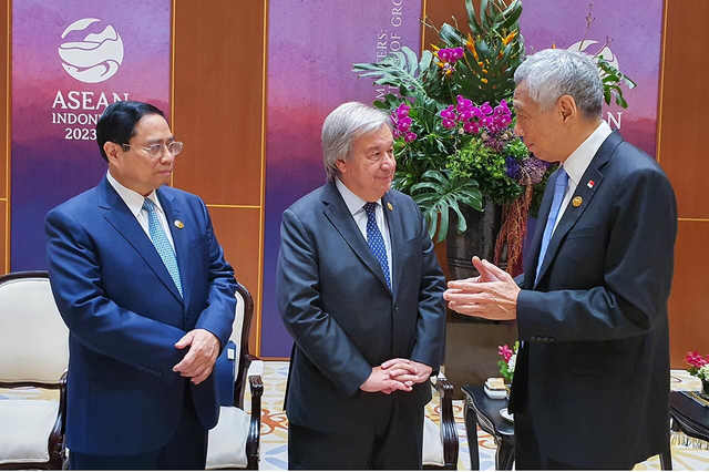 Thủ tướng Phạm Minh Chính trao đổi với Thủ tướng Singapore và Tổng thư ký Liên Hợp Quốc - Ảnh 1.