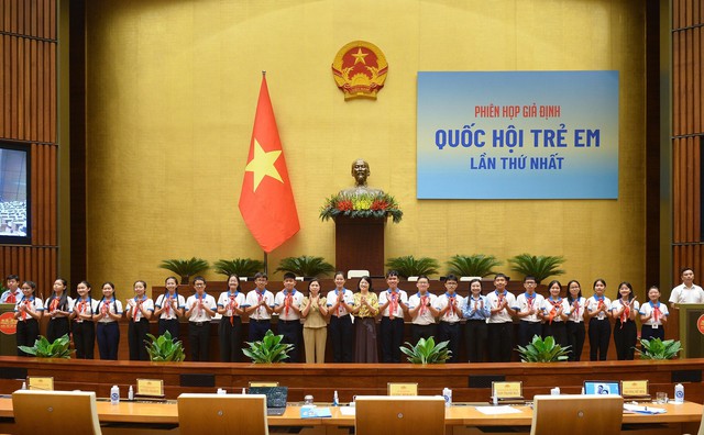 Tập huấn kỹ năng cho các đại biểu trẻ em tiêu biểu tham gia Phiên họp giả định “Quốc hội trẻ em” - Ảnh 1.