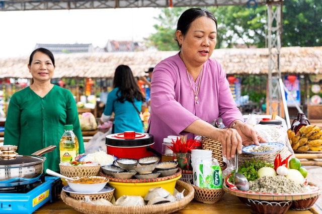 Các địa phương miền Trung đón du khách ‘xông đất’- Ảnh 3. Các địa phương miền Trung đón du khách ‘xông đất’- Ảnh 3.
