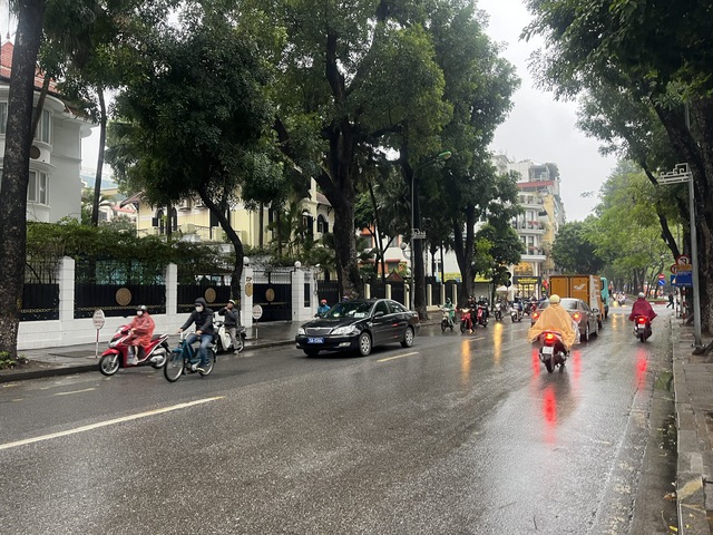 Miền Bắc tiếp tục mưa phùn, Nam Bộ lưu ý triều cường- Ảnh 1. Miền Bắc tiếp tục mưa phùn, Nam Bộ lưu ý triều cường- Ảnh 1.