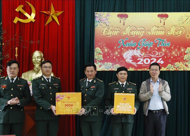Chủ tịch nước Võ Văn Thưởng chúc Tết nhân dân và Bộ đội Biên phòng tại Nghệ An- Ảnh 4.