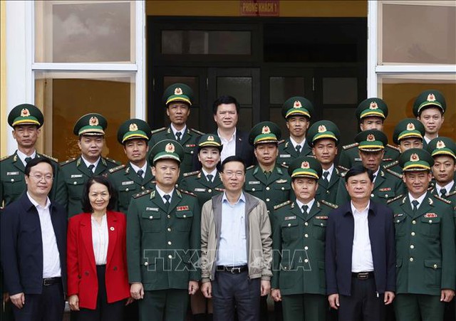 Chủ tịch nước Võ Văn Thưởng chúc Tết nhân dân và Bộ đội Biên phòng tại Nghệ An- Ảnh 3.