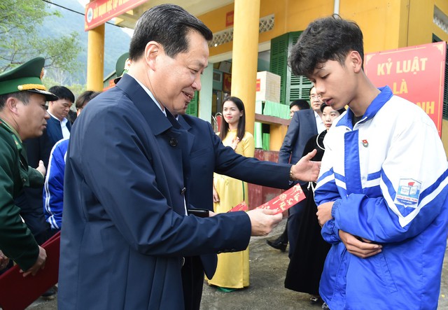 Phó Thủ tướng Lê Minh Khái thăm, chúc Tết tại tỉnh Cao Bằng- Ảnh 11.