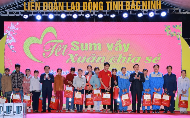 Tiếp tục quan tâm, cải thiện, nâng cao đời sống người lao động, công nhân- Ảnh 9.