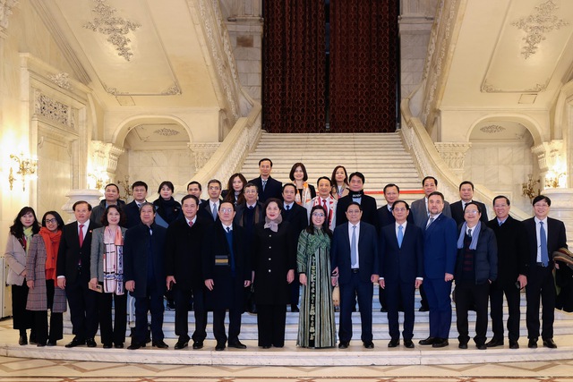 Thủ tướng tham quan tòa nhà Quốc hội Romania- Ảnh 5.