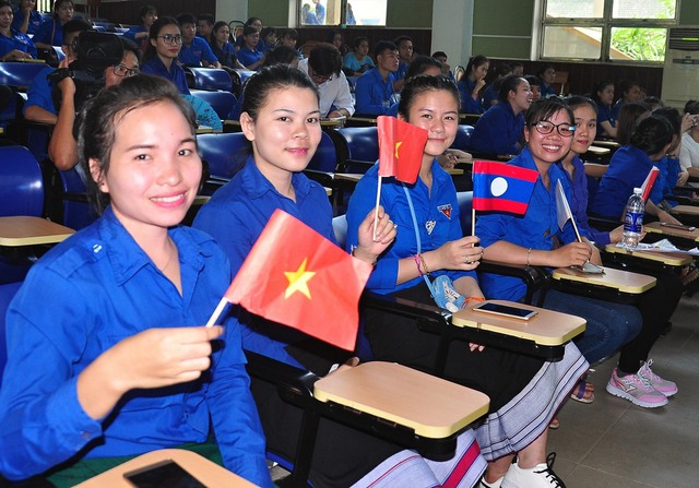 Hỗ trợ kinh phí đào tạo cho lưu học sinh Lào, Campuchia- Ảnh 1.