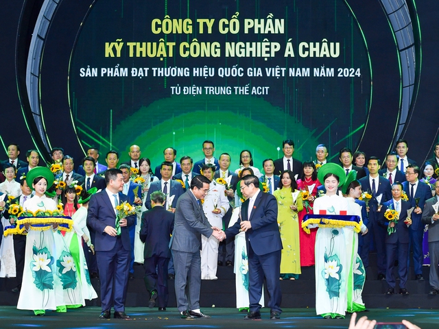 Thủ tướng: Tập trung tháo gỡ điểm nghẽn thể chế, kiên quyết, kiên trì, dứt khoát xóa bỏ cơ chế 'xin - cho', sách nhiễu- Ảnh 6.