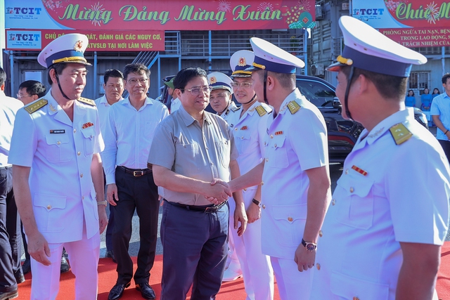 Thủ tướng phát lệnh làm hàng đầu xuân tại cảng quốc tế Tân Cảng - Cái Mép- Ảnh 1.