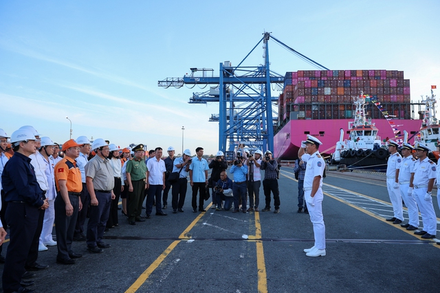 Thủ tướng phát lệnh làm hàng đầu xuân tại cảng quốc tế Tân Cảng - Cái Mép- Ảnh 7.