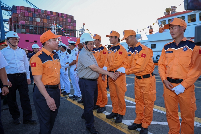 Thủ tướng phát lệnh làm hàng đầu xuân tại cảng quốc tế Tân Cảng - Cái Mép- Ảnh 9.