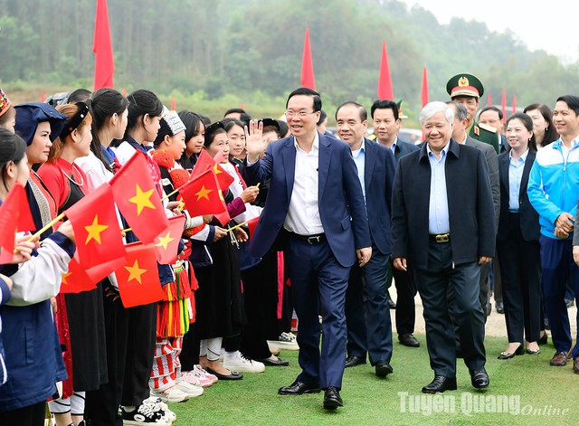 Chủ tịch nước Võ Văn Thưởng phát động Tết trồng cây 'Đời đời nhớ ơn Bác Hồ' Xuân Giáp Thìn 2024 tại Tuyên Quang- Ảnh 1.