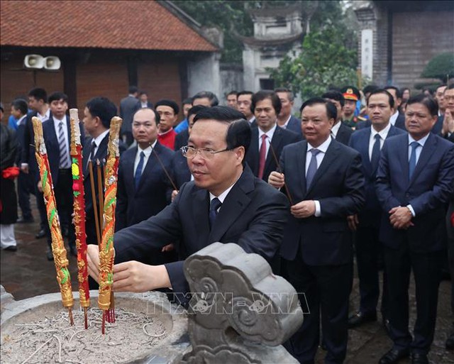 Chủ tịch nước Võ Văn Thưởng dâng hương tưởng niệm Thục Phán An Dương Vương- Ảnh 1.