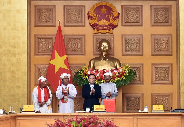 Phó Thủ tướng Trần Lưu Quang tiếp đoàn các tổ chức tôn giáo vùng đồng bào dân tộc Chăm (Ninh Thuận)- Ảnh 3.