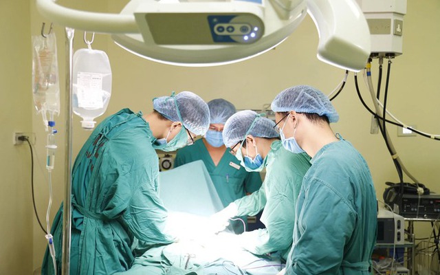 Chính phủ ban hành Quy định mới về tiêu chuẩn xét tặng danh hiệu “Thầy thuốc nhân dân”, “Thầy thuốc ưu tú”- Ảnh 1.