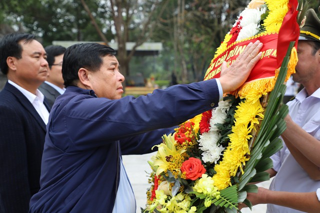 Bộ Kế hoạch và Đầu tư thăm, tặng quà cho gia đình chính sách ở Quảng Trị- Ảnh 2.