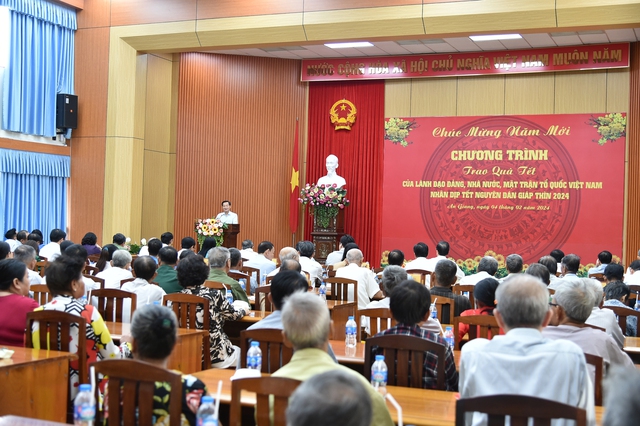 Phó Thủ tướng Lê Minh Khái thăm, tặng quà Tết tại An Giang- Ảnh 3.