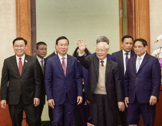 Tổng Bí thư Nguyễn Phú Trọng chúc Tết lãnh đạo, nguyên lãnh đạo Đảng, Nhà nước- Ảnh 1.