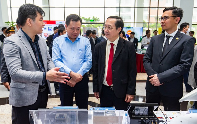 Bộ trưởng KH&CN: Tăng cường hỗ trợ cho các nghiên cứu công nghệ mới, chip bán dẫn- Ảnh 1.