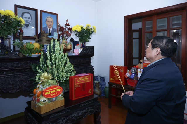 Thủ tướng Phạm Minh Chính dâng hương cố Thủ tướng Phạm Văn Đồng- Ảnh 1.