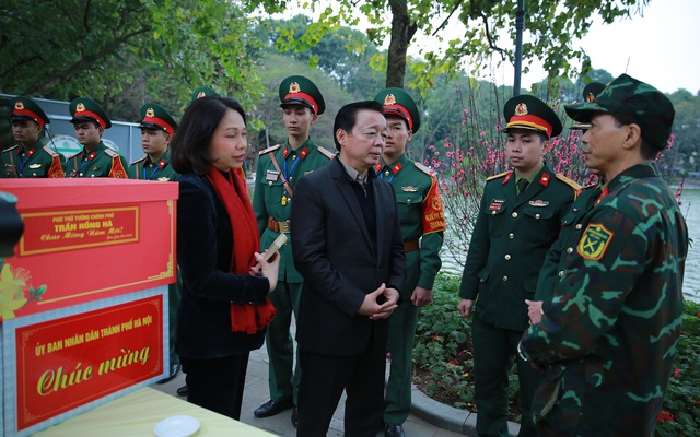 Phó Thủ tướng Trần Hồng Hà thăm, chúc Tết một số đơn vị ở Hà Nội- Ảnh 16.